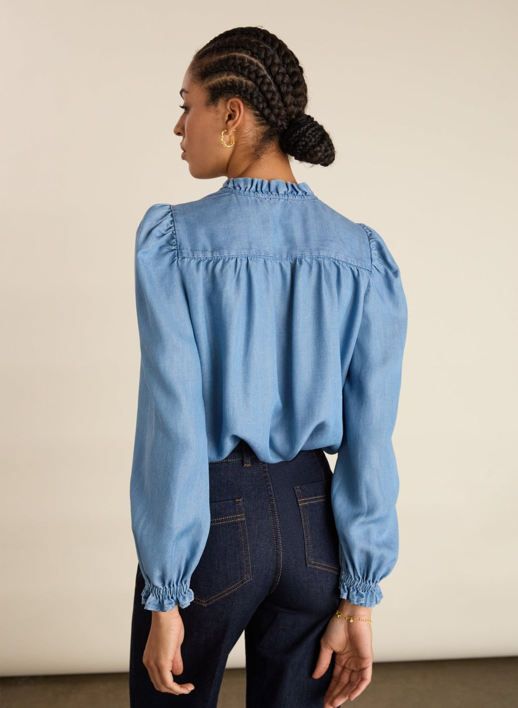 Zoe Frill Neck Blouse - Mid Indigo Baukjen