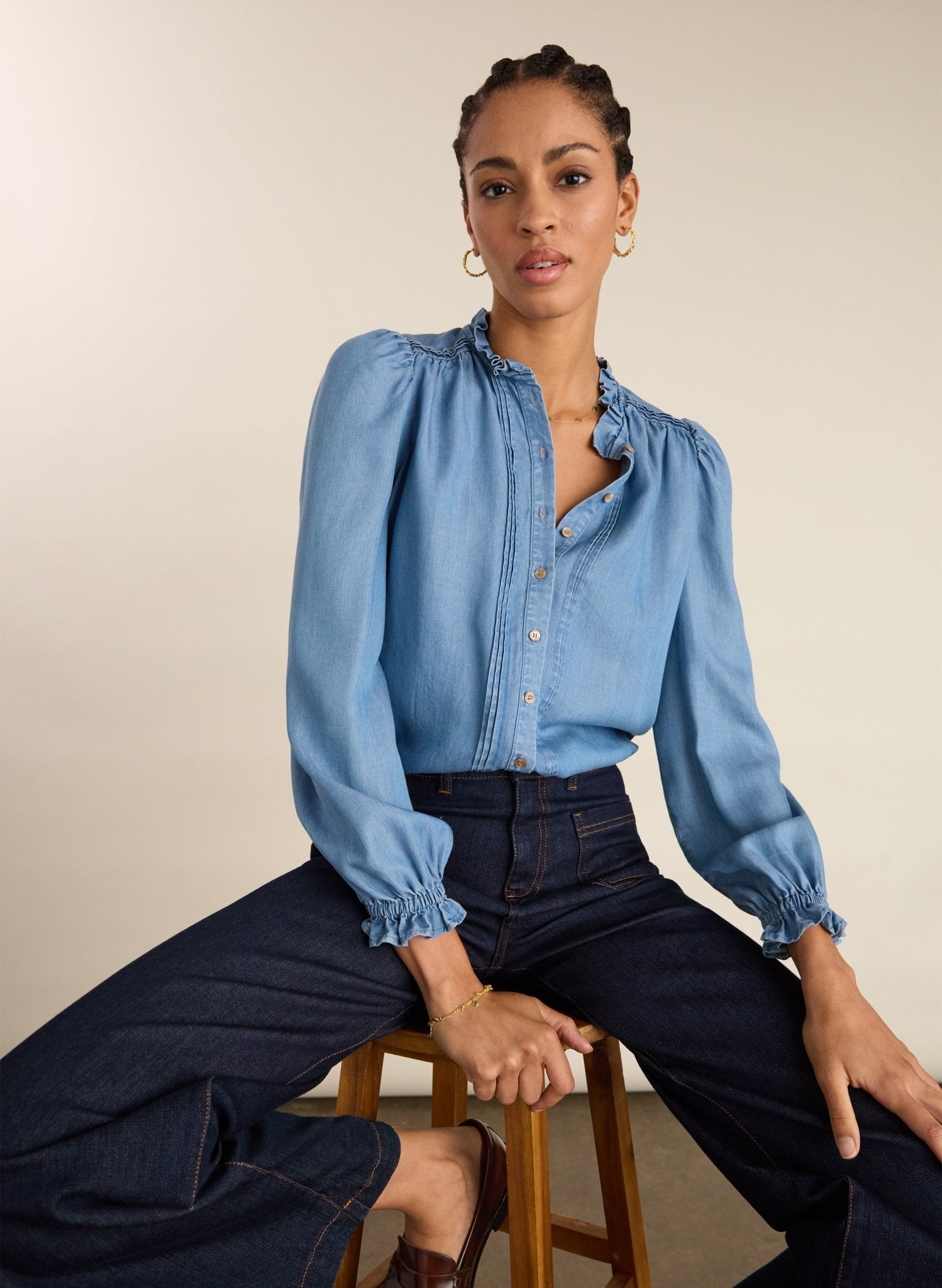 Zoe Frill Neck Blouse - Mid Indigo Baukjen