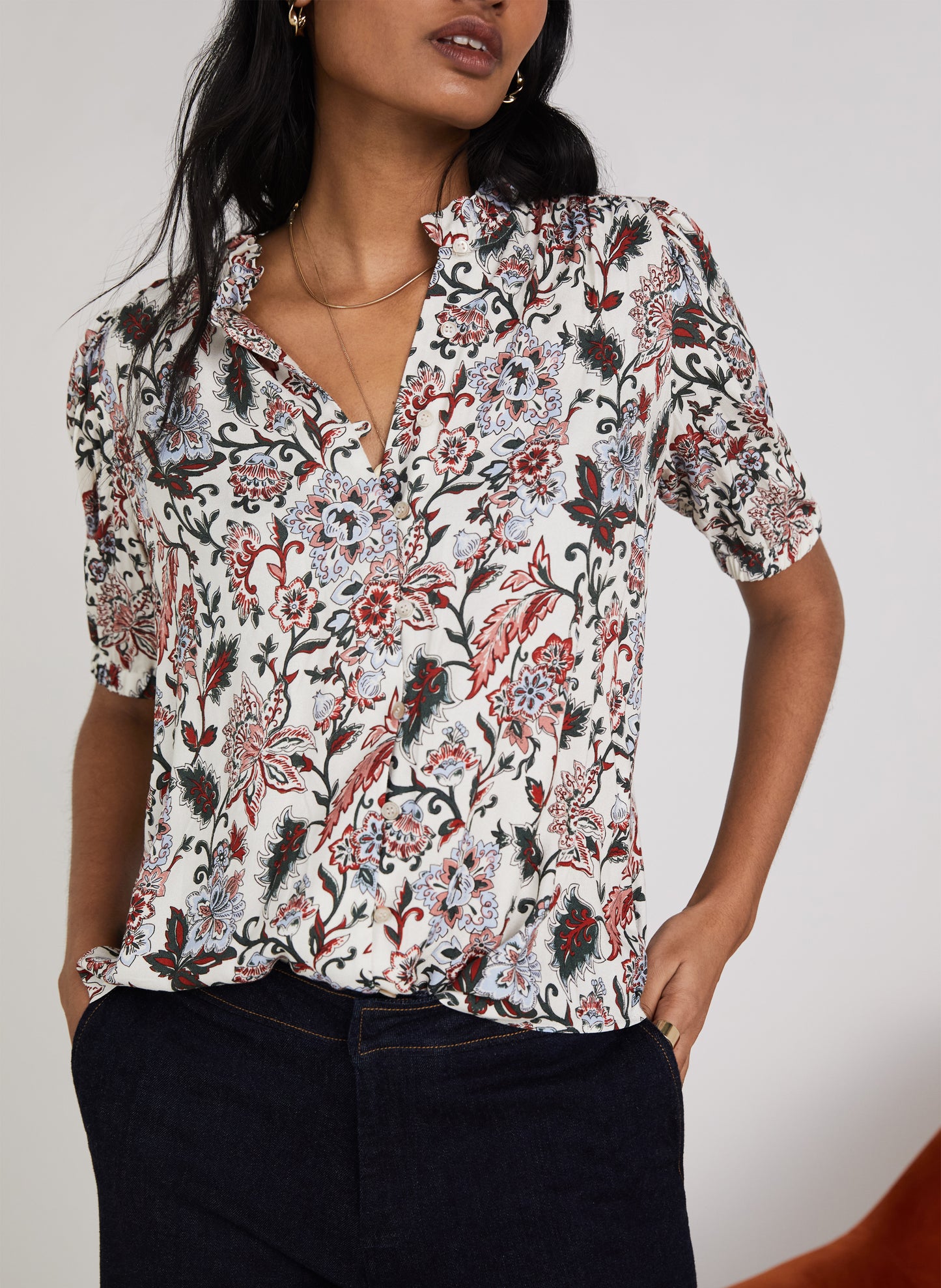 Maria Blouse with LENZING™ ECOVERO™ to Rent