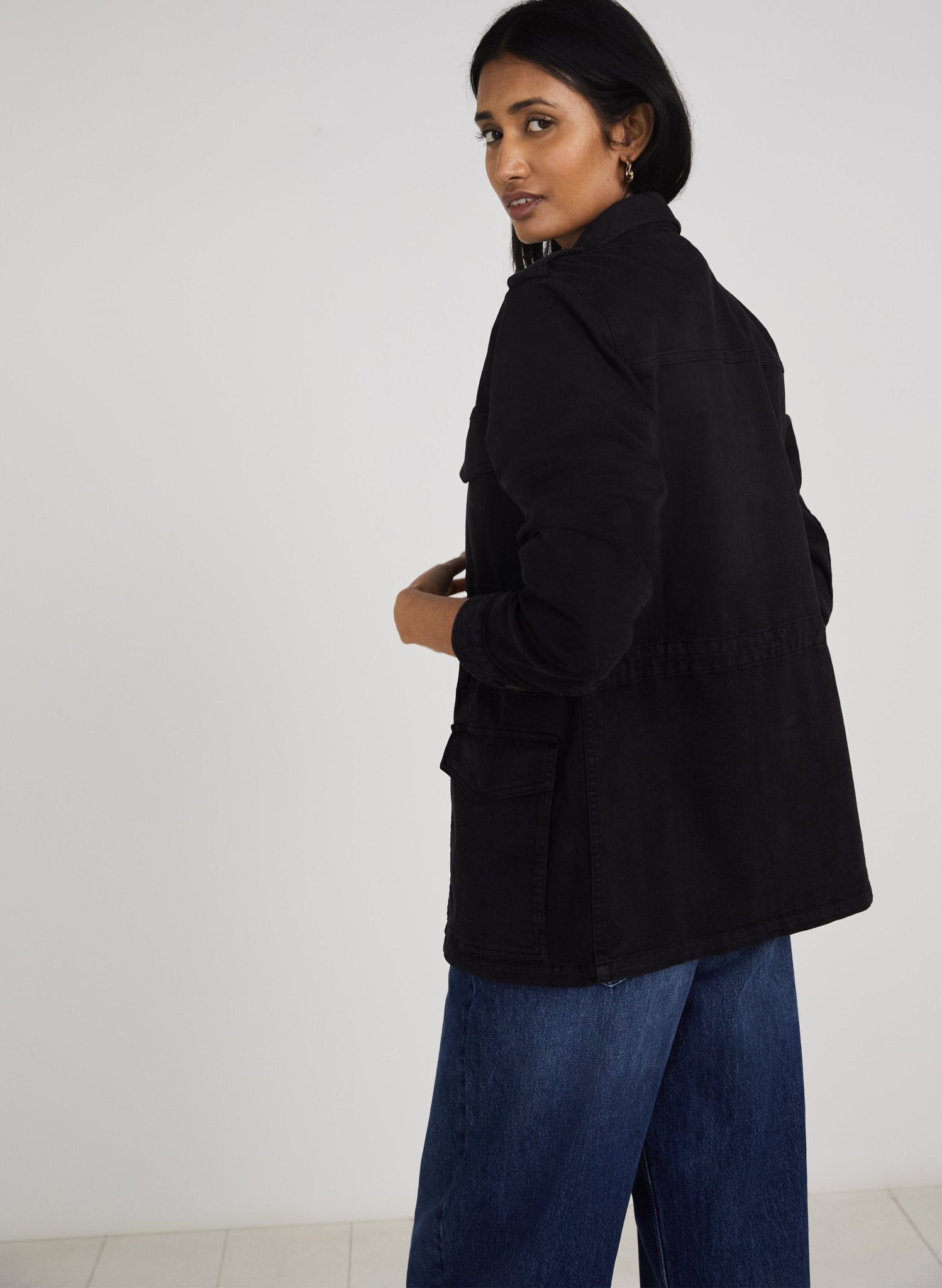 Drake Organic Utility Jacket - Caviar Black Baukjen